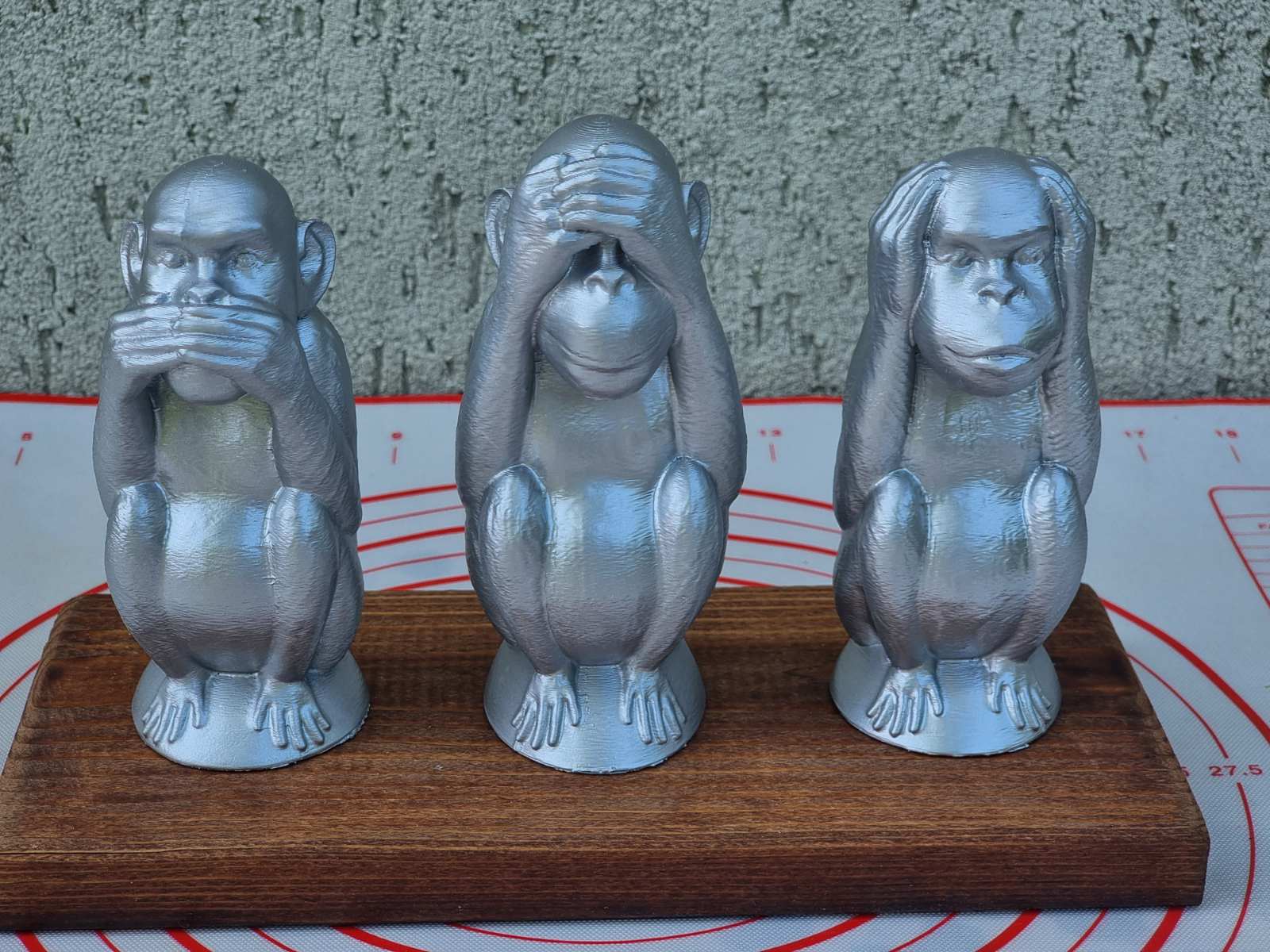 TGY 3D webshop - A három bölcs majom – Ikonikus 3D szobor - Festés (Fémes KRÓM festett ) Fehér (Vegyileg simítva fényesítve) - 3D nyomtatás  bérnyomtatás ajándéktárgyak emléktárgyak használati eszközök 